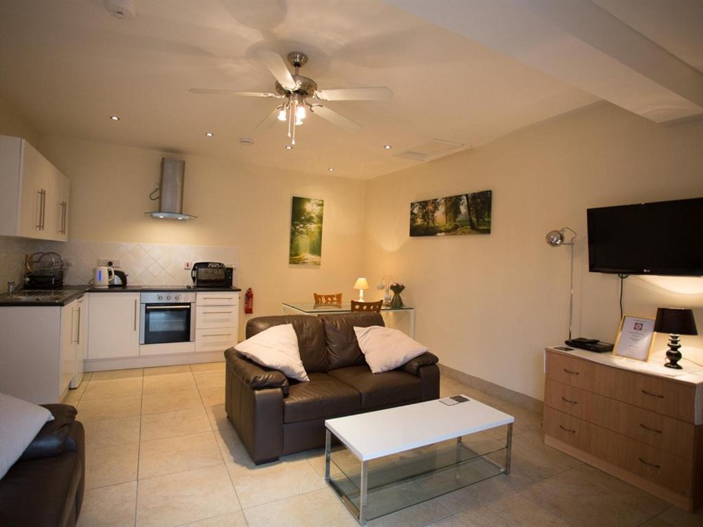 Treetops Cottages & Spa Grimsby Exterior foto